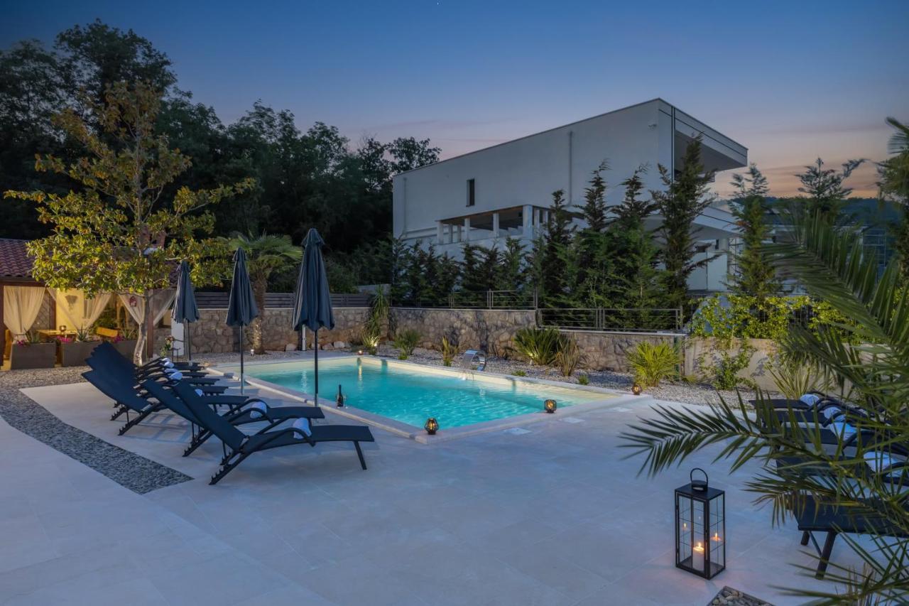 Villa Adriatic, Apartment Chiara With Sea View And Heated Swimming Pool, Free Private Parking, Ičići Exterior foto
